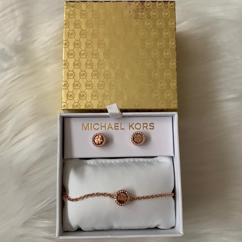 MICHAEL KORS Logo Pave Stud Earrings and Slider Bracelet Rose Gold - Picture 1 of 2